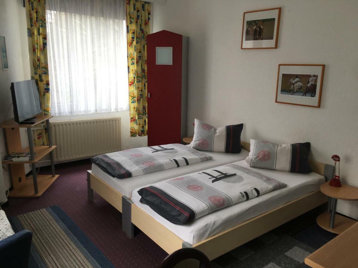 Gaestezimmer Siminciuc Hotel Аахен Екстериор снимка