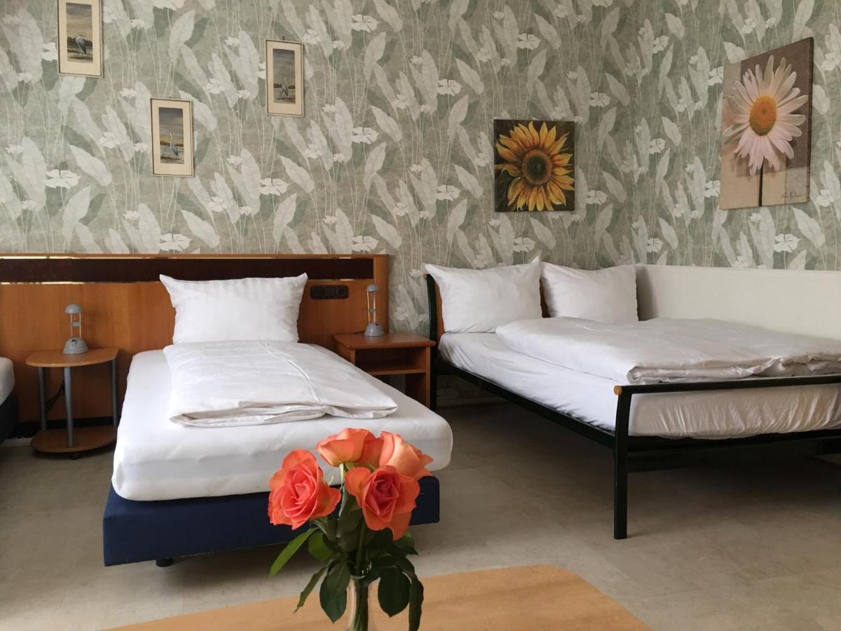 Gaestezimmer Siminciuc Hotel Аахен Екстериор снимка